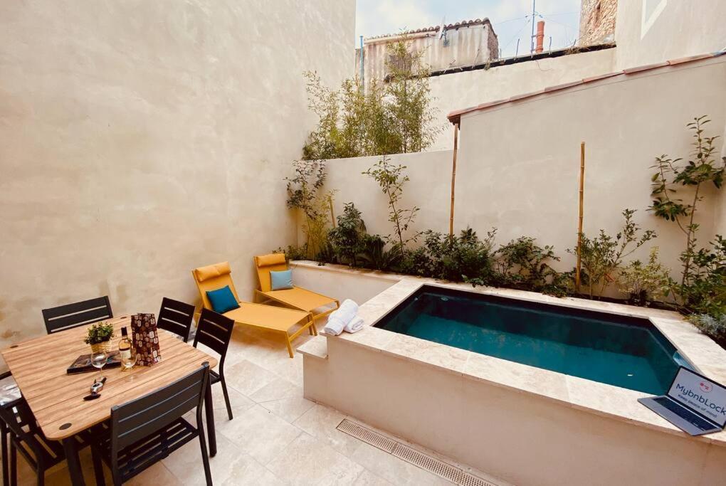 Terra Nostra - Townhouse - Swimming Pool Villa นีมส์ ภายนอก รูปภาพ