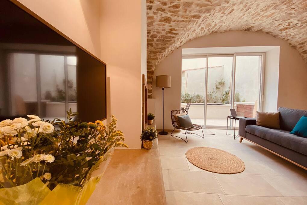 Terra Nostra - Townhouse - Swimming Pool Villa นีมส์ ภายนอก รูปภาพ